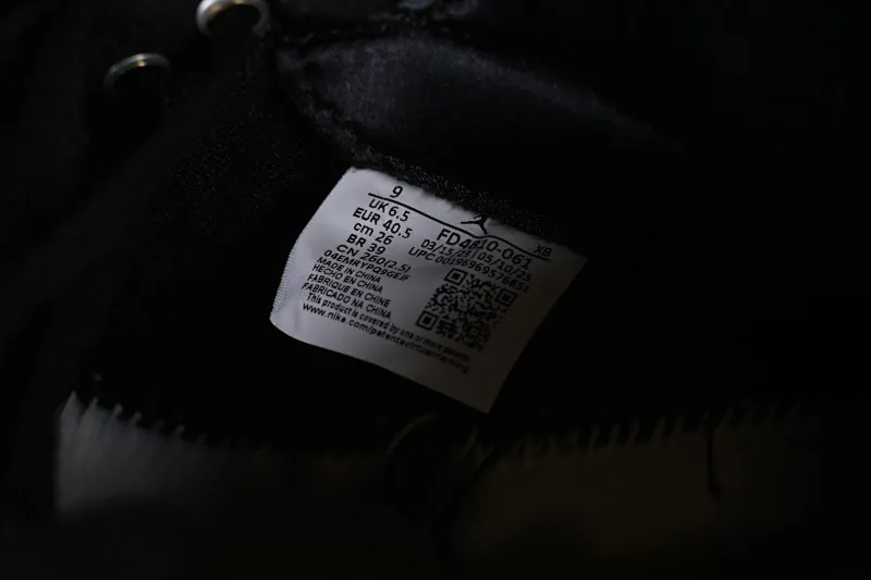 All Categories Air Jordan Jordan Series Basketball Shoes Air Jordan 1 High Air Jordan 1 High OG "Satin Bred" AJ1 Joe 1 Silk Forbidden Wear FD4810-061